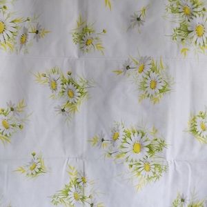 Vintage twin flat sheet with daisies
